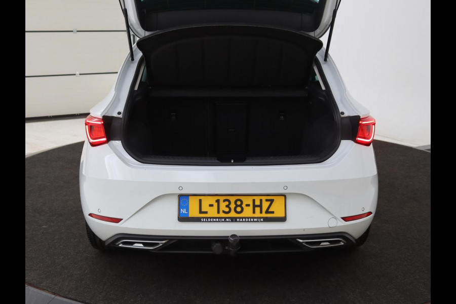 Seat Leon 1.5 eTSI FR Intens | Stoel & stuurverwarming | Trekhaak | Adaptive cruise | Navigatie | Parkeerhulp | Full LED