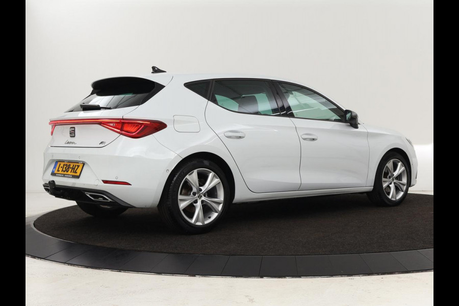 Seat Leon 1.5 eTSI FR Intens | Stoel & stuurverwarming | Trekhaak | Adaptive cruise | Navigatie | Parkeerhulp | Full LED