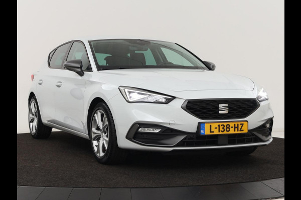 Seat Leon 1.5 eTSI FR Intens | Stoel & stuurverwarming | Trekhaak | Adaptive cruise | Navigatie | Parkeerhulp | Full LED