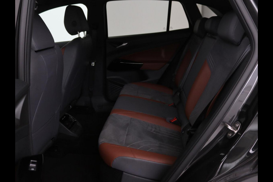 Volkswagen ID.4 First 77 kWh | Warmtepomp | Stoel & stuurverwarming | Carplay | Adaptive cruise | Full LED | Half leder | Navigatie | Parkeerhulp