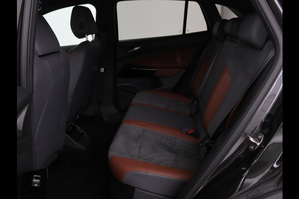 Volkswagen ID.4 First 77 kWh | Warmtepomp | Stoel & stuurverwarming | Carplay | Adaptive cruise | Full LED | Half leder | Navigatie | Parkeerhulp