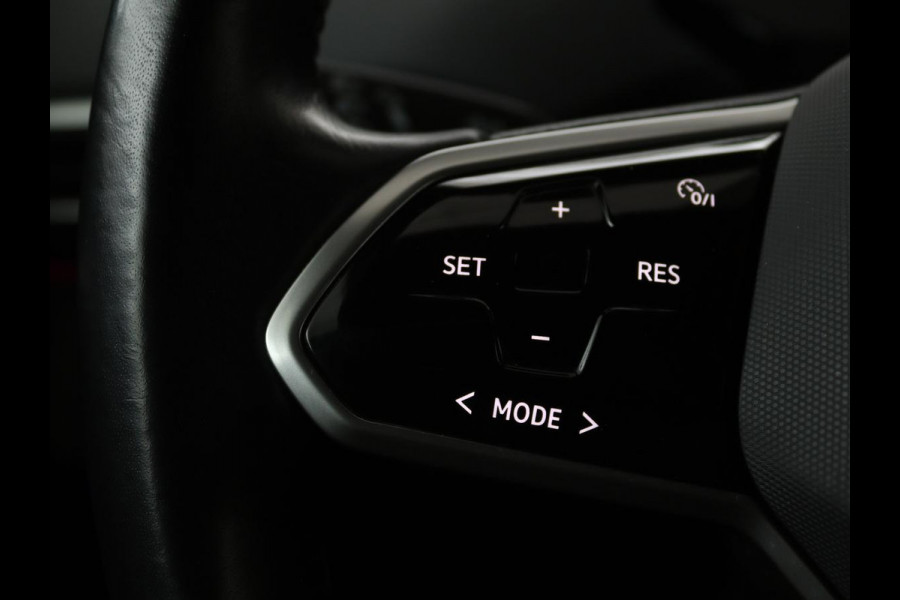 Volkswagen ID.4 First 77 kWh | Warmtepomp | Stoel & stuurverwarming | Carplay | Adaptive cruise | Full LED | Half leder | Navigatie | Parkeerhulp