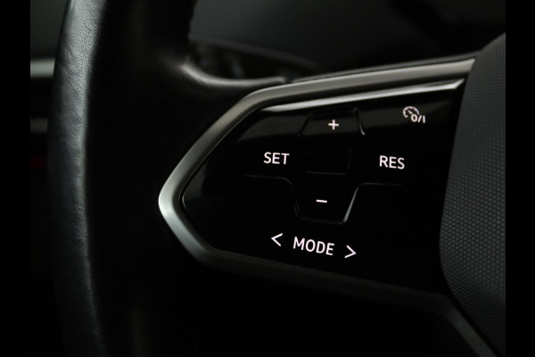 Volkswagen ID.4 First 77 kWh | Warmtepomp | Stoel & stuurverwarming | Carplay | Adaptive cruise | Full LED | Half leder | Navigatie | Parkeerhulp