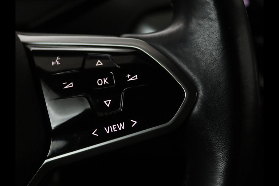 Volkswagen ID.4 First 77 kWh | Warmtepomp | Stoel & stuurverwarming | Carplay | Adaptive cruise | Full LED | Half leder | Navigatie | Parkeerhulp