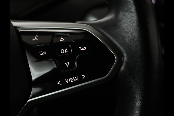 Volkswagen ID.4 First 77 kWh | Warmtepomp | Stoel & stuurverwarming | Carplay | Adaptive cruise | Full LED | Half leder | Navigatie | Parkeerhulp