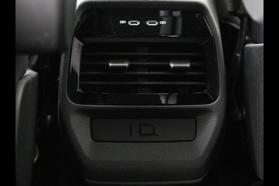 Volkswagen ID.4 First 77 kWh | Warmtepomp | Stoel & stuurverwarming | Carplay | Adaptive cruise | Full LED | Half leder | Navigatie | Parkeerhulp