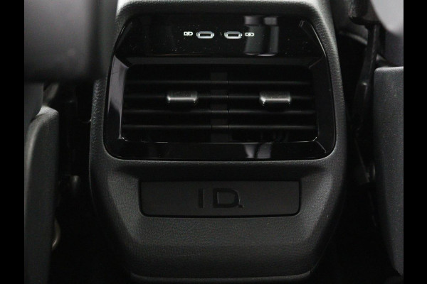 Volkswagen ID.4 First 77 kWh | Warmtepomp | Stoel & stuurverwarming | Carplay | Adaptive cruise | Full LED | Half leder | Navigatie | Parkeerhulp