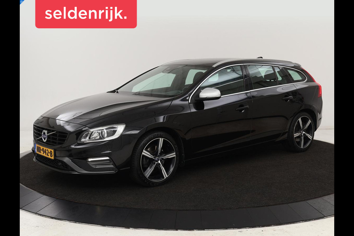 Volvo V60 1.5 T3 R-Design | Stoelverwarming | Xenon | Leder/Alcantara | Navigatie | Trekhaak | Parkeerhulp | Climate control | Cruise control Volvo V60 1.5 T3 R-Design | Stoelverwarming | Xenon | Leder/Alcantara | Navigatie | Trekhaak | Parkeerhulp | Climate control | Cruise control