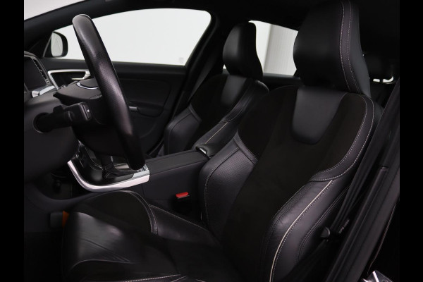 Volvo V60 1.5 T3 R-Design | Stoelverwarming | Xenon | Leder/Alcantara | Navigatie | Trekhaak | Parkeerhulp | Climate control | Cruise control