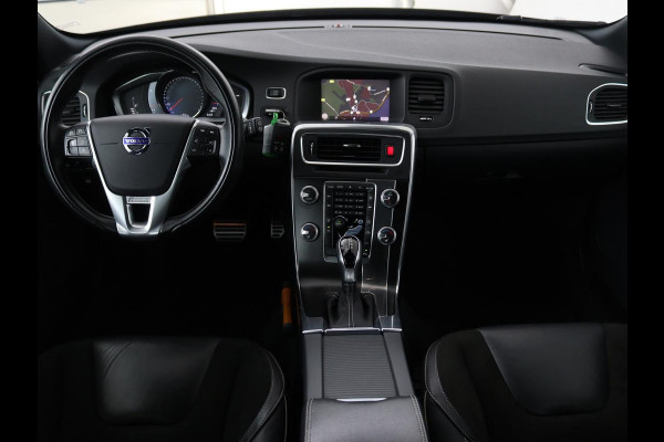 Volvo V60 1.5 T3 R-Design | Stoelverwarming | Xenon | Leder/Alcantara | Navigatie | Trekhaak | Parkeerhulp | Climate control | Cruise control