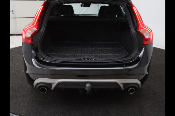 Volvo V60 1.5 T3 R-Design | Stoelverwarming | Xenon | Leder/Alcantara | Navigatie | Trekhaak | Parkeerhulp | Climate control | Cruise control
