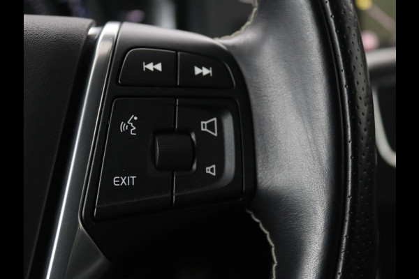 Volvo V60 1.5 T3 R-Design | Stoelverwarming | Xenon | Leder/Alcantara | Navigatie | Trekhaak | Parkeerhulp | Climate control | Cruise control