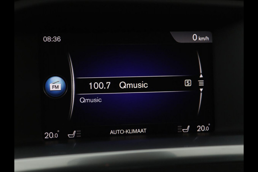 Volvo V60 1.5 T3 R-Design | Stoelverwarming | Xenon | Leder/Alcantara | Navigatie | Trekhaak | Parkeerhulp | Climate control | Cruise control