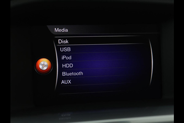 Volvo V60 1.5 T3 R-Design | Stoelverwarming | Xenon | Leder/Alcantara | Navigatie | Trekhaak | Parkeerhulp | Climate control | Cruise control