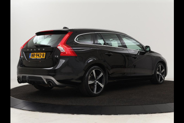 Volvo V60 1.5 T3 R-Design | Stoelverwarming | Xenon | Leder/Alcantara | Navigatie | Trekhaak | Parkeerhulp | Climate control | Cruise control