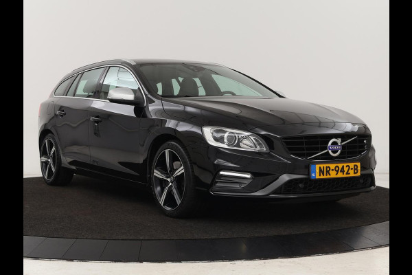 Volvo V60 1.5 T3 R-Design | Stoelverwarming | Xenon | Leder/Alcantara | Navigatie | Trekhaak | Parkeerhulp | Climate control | Cruise control