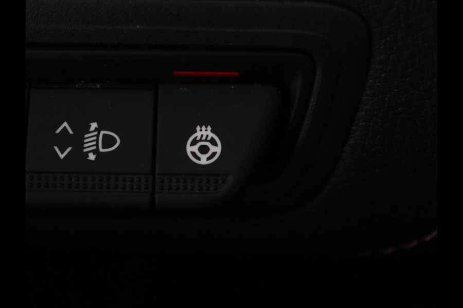 Renault Captur 1.6 E-Tech Hybrid 145 Initiale Paris | Leder | Stoel & stuurverwarming | Camera | Full LED | Park Assist | Carplay | BOSE Sound