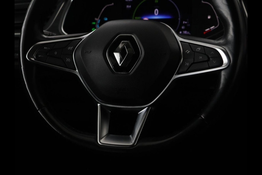 Renault Captur 1.6 E-Tech Hybrid 145 Initiale Paris | Leder | Stoel & stuurverwarming | Camera | Full LED | Park Assist | Carplay | BOSE Sound