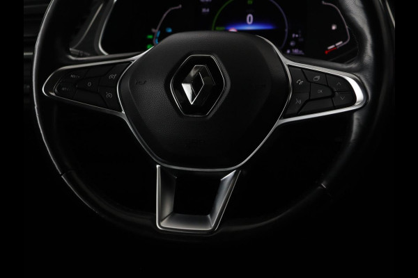 Renault Captur 1.6 E-Tech Hybrid 145 Initiale Paris | Leder | Stoel & stuurverwarming | Camera | Full LED | Park Assist | Carplay | BOSE Sound