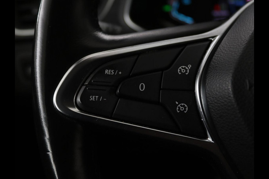 Renault Captur 1.6 E-Tech Hybrid 145 Initiale Paris | Leder | Stoel & stuurverwarming | Camera | Full LED | Park Assist | Carplay | BOSE Sound