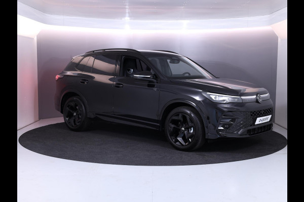Volkswagen Tiguan 1.5 eTSI R-Line Edition 150 pk Automaat (DSG) | Navigatie | Parkeersensoren (Park assist) | Rondomzicht camera | Matrix LED koplampen | Black Style pakket | R-Line |