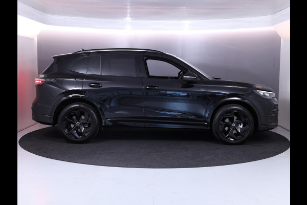 Volkswagen Tiguan 1.5 eTSI R-Line Edition 150 pk Automaat (DSG) | Navigatie | Parkeersensoren (Park assist) | Rondomzicht camera | Matrix LED koplampen | Black Style pakket | R-Line |