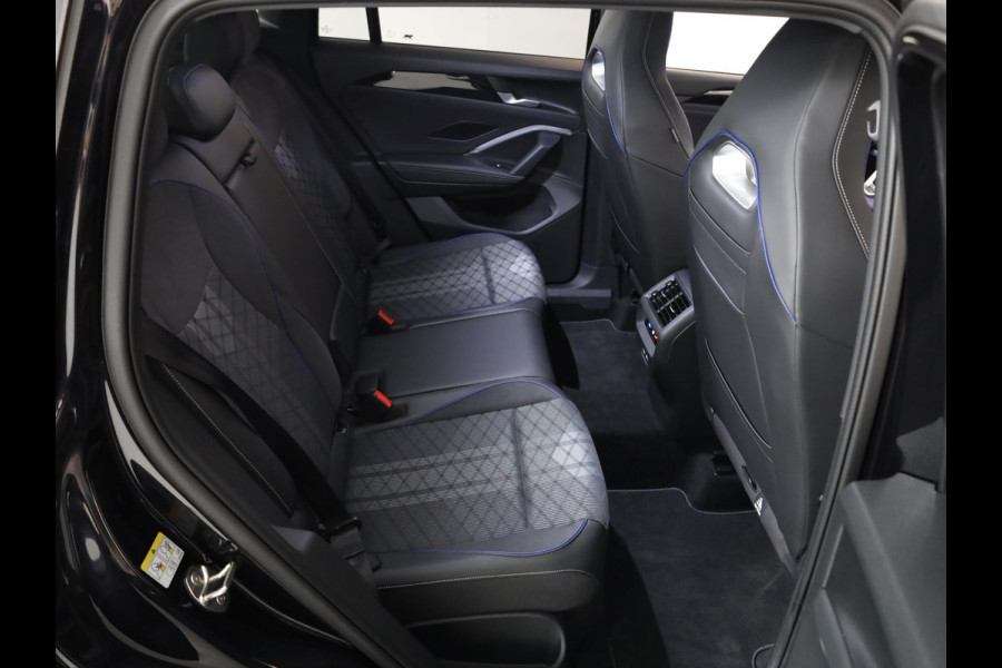 Volkswagen Tiguan 1.5 eTSI R-Line Edition 150 pk Automaat (DSG) | Navigatie | Parkeersensoren (Park assist) | Rondomzicht camera | Matrix LED koplampen | Black Style pakket | R-Line |