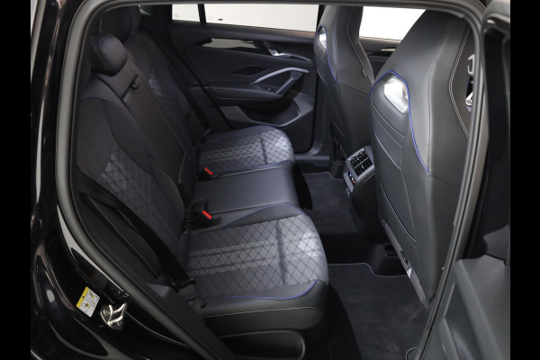 Volkswagen Tiguan 1.5 eTSI R-Line Edition 150 pk Automaat (DSG) | Navigatie | Parkeersensoren (Park assist) | Rondomzicht camera | Matrix LED koplampen | Black Style pakket | R-Line |