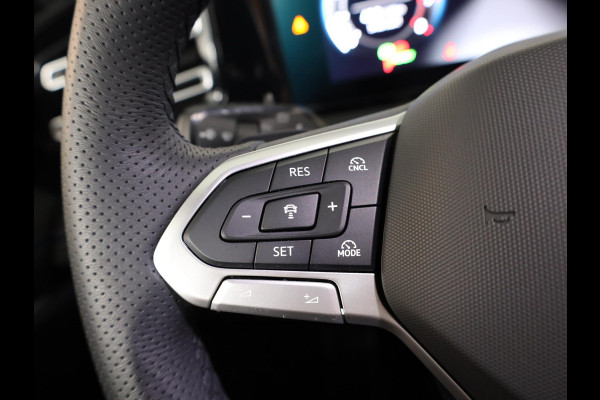 Volkswagen Tiguan 1.5 eTSI R-Line Edition 150 pk Automaat (DSG) | Navigatie | Parkeersensoren (Park assist) | Rondomzicht camera | Matrix LED koplampen | Black Style pakket | R-Line |