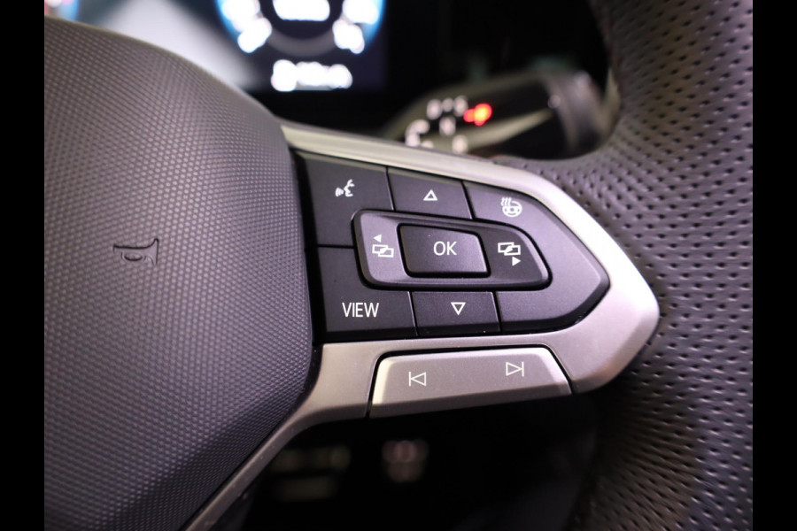Volkswagen Tiguan 1.5 eTSI R-Line Edition 150 pk Automaat (DSG) | Navigatie | Parkeersensoren (Park assist) | Rondomzicht camera | Matrix LED koplampen | Black Style pakket | R-Line |