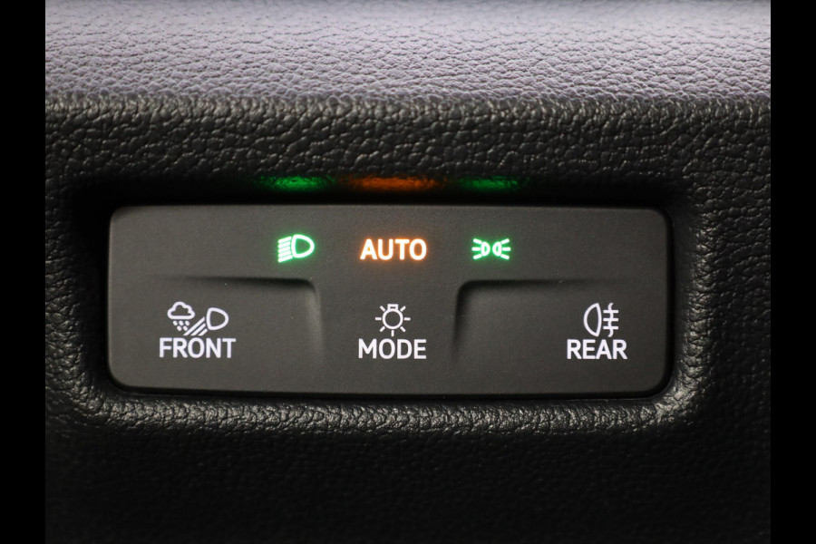 Volkswagen Tiguan 1.5 eTSI R-Line Edition 150 pk Automaat (DSG) | Navigatie | Parkeersensoren (Park assist) | Rondomzicht camera | Matrix LED koplampen | Black Style pakket | R-Line |