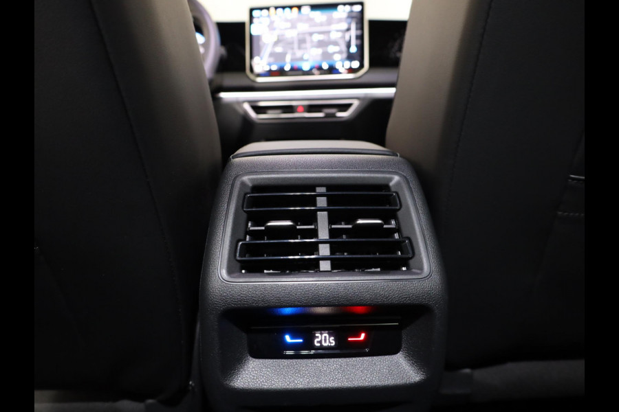 Volkswagen Tiguan 1.5 eTSI R-Line Edition 150 pk Automaat (DSG) | Navigatie | Parkeersensoren (Park assist) | Rondomzicht camera | Matrix LED koplampen | Black Style pakket | R-Line |