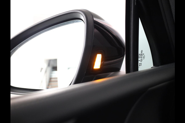 Volkswagen Tiguan 1.5 eTSI R-Line Edition 150 pk Automaat (DSG) | Navigatie | Parkeersensoren (Park assist) | Rondomzicht camera | Matrix LED koplampen | Black Style pakket | R-Line |