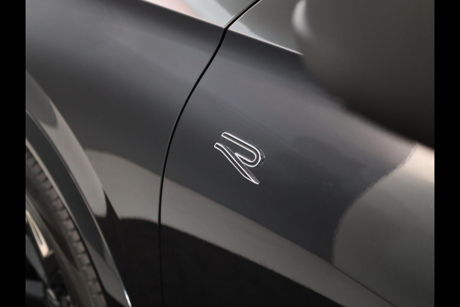 Volkswagen Tiguan 1.5 eTSI R-Line Edition 150 pk Automaat (DSG) | Navigatie | Parkeersensoren (Park assist) | Rondomzicht camera | Matrix LED koplampen | Black Style pakket | R-Line |
