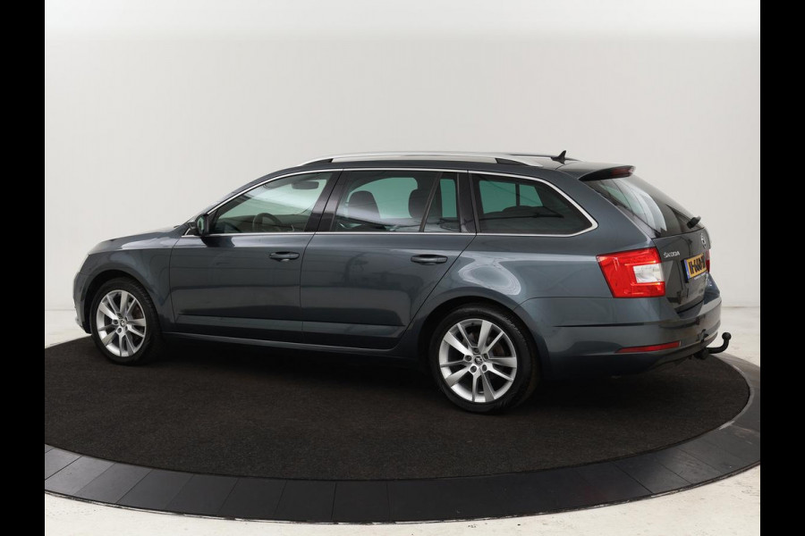 Škoda Octavia 1.5 TSI Business Edition | Stoelverwarming | Trekhaak | Carplay | Half leder | Navigatie | Climate control | Parkeerhulp | Cruise control