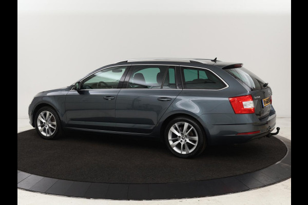 Škoda Octavia 1.5 TSI Business Edition | Stoelverwarming | Trekhaak | Carplay | Half leder | Navigatie | Climate control | Parkeerhulp | Cruise control