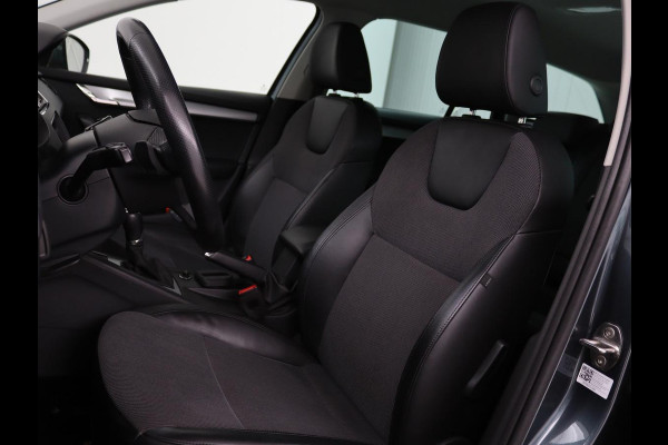 Škoda Octavia 1.5 TSI Business Edition | Stoelverwarming | Trekhaak | Carplay | Half leder | Navigatie | Climate control | Parkeerhulp | Cruise control