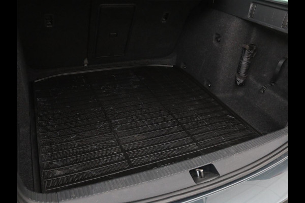 Škoda Octavia 1.5 TSI Business Edition | Stoelverwarming | Trekhaak | Carplay | Half leder | Navigatie | Climate control | Parkeerhulp | Cruise control