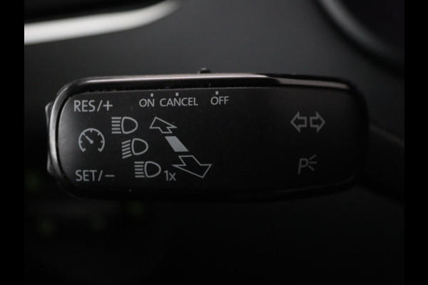 Škoda Octavia 1.5 TSI Business Edition | Stoelverwarming | Trekhaak | Carplay | Half leder | Navigatie | Climate control | Parkeerhulp | Cruise control