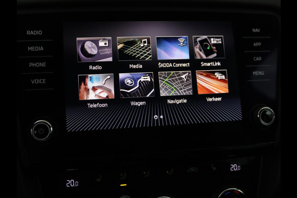 Škoda Octavia 1.5 TSI Business Edition | Stoelverwarming | Trekhaak | Carplay | Half leder | Navigatie | Climate control | Parkeerhulp | Cruise control