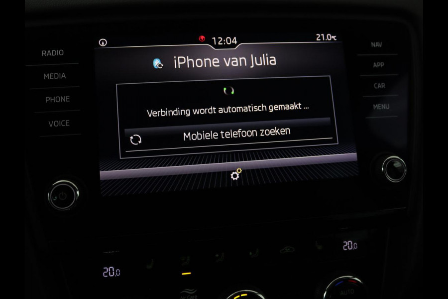 Škoda Octavia 1.5 TSI Business Edition | Stoelverwarming | Trekhaak | Carplay | Half leder | Navigatie | Climate control | Parkeerhulp | Cruise control