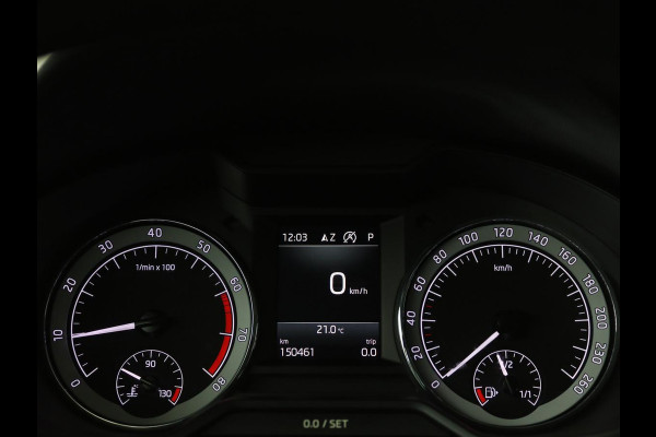 Škoda Octavia 1.5 TSI Business Edition | Stoelverwarming | Trekhaak | Carplay | Half leder | Navigatie | Climate control | Parkeerhulp | Cruise control