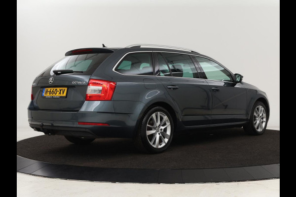 Škoda Octavia 1.5 TSI Business Edition | Stoelverwarming | Trekhaak | Carplay | Half leder | Navigatie | Climate control | Parkeerhulp | Cruise control