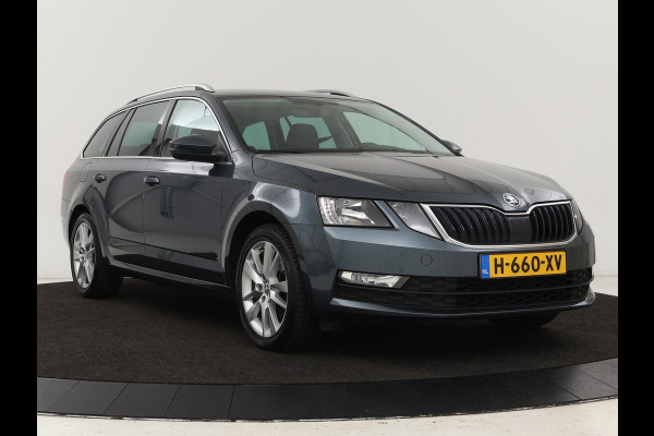 Škoda Octavia 1.5 TSI Business Edition | Stoelverwarming | Trekhaak | Carplay | Half leder | Navigatie | Climate control | Parkeerhulp | Cruise control
