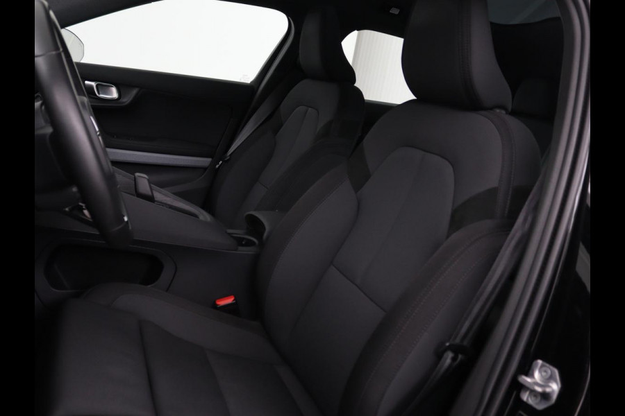 Polestar 2 Long Range Dual Motor Launch Edition 78kWh | Panoramadak | Trekhaak | Stoel & stuurverwarming | 360 camera | Adaptive cruise | Harman/Kardon | Carplay
