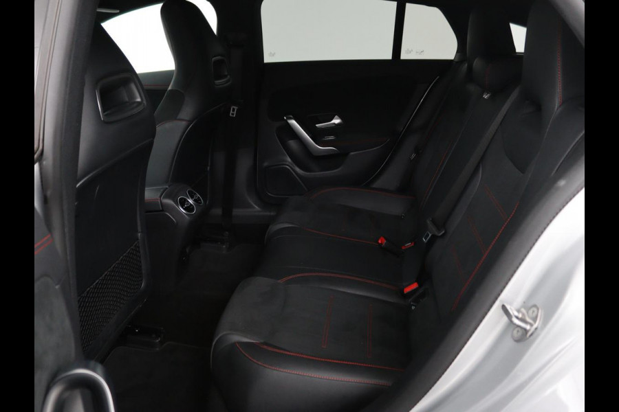 Mercedes-Benz CLA-Klasse Shooting Brake 250e Business Solution AMG Limited | Adaptive cruise | Stoelverwarming | Carplay | Sfeerverlichting | Leder/Alcantara | Navigatie | Full LED