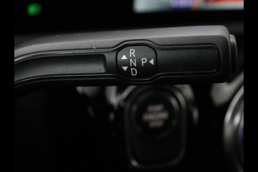 Mercedes-Benz CLA-Klasse Shooting Brake 250e Business Solution AMG Limited | Adaptive cruise | Stoelverwarming | Carplay | Sfeerverlichting | Leder/Alcantara | Navigatie | Full LED
