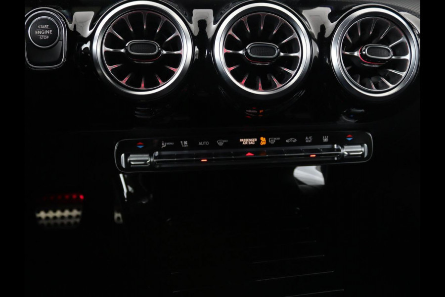Mercedes-Benz CLA-Klasse Shooting Brake 250e Business Solution AMG Limited | Adaptive cruise | Stoelverwarming | Carplay | Sfeerverlichting | Leder/Alcantara | Navigatie | Full LED
