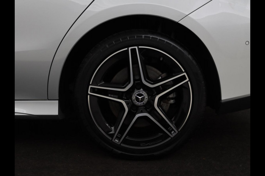 Mercedes-Benz CLA-Klasse Shooting Brake 250e Business Solution AMG Limited | Adaptive cruise | Stoelverwarming | Carplay | Sfeerverlichting | Leder/Alcantara | Navigatie | Full LED