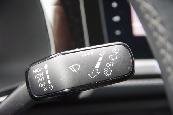 Volkswagen Transporter 2.0 TDI L2 BULLI, 150PK AUT. LED, ADAPT. CRUISE, DIGITAL COCKPIT, NAVI, AIRCO, APPLE CARPLAY, NL AUTO, NAP
